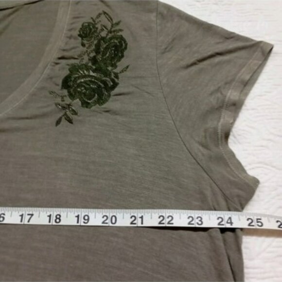 American Eagle Soft & Sexy Olive Green V-Neck Top XXL With Floral Embroidery - Picture 7 of 9